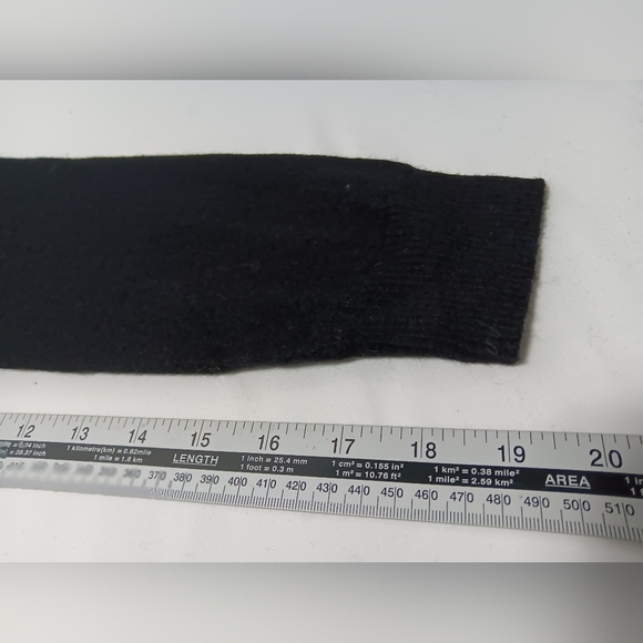 Calvin Klien v neck 💯 Extra Fine Merino wool Ladies Sweater.  Size L - Picture 6 of 8